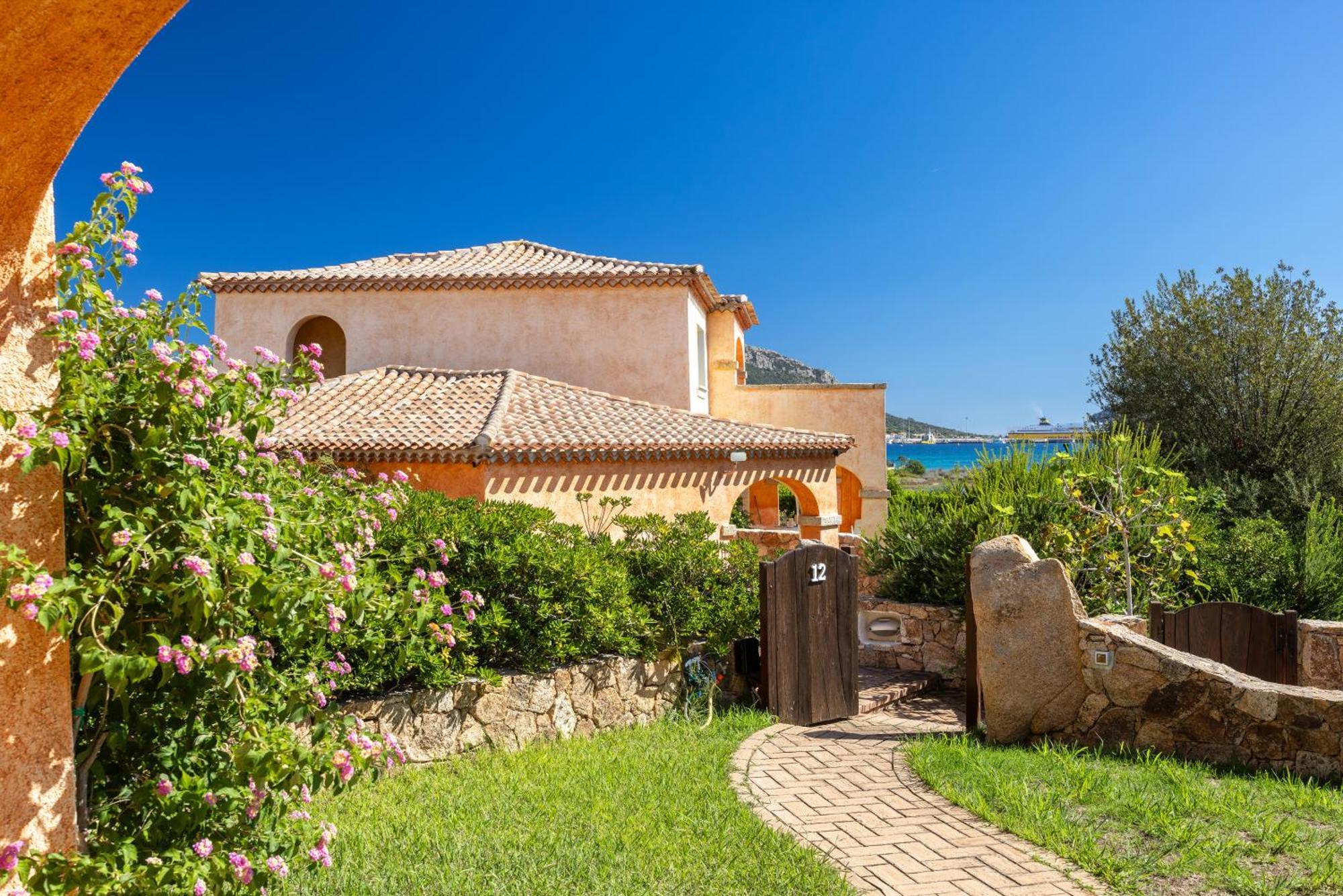 Villa Le Perle Di Golfo Aranci Extérieur photo